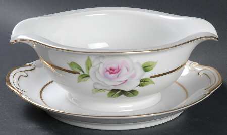 SON33 Gravy Boat with Attached Underplate