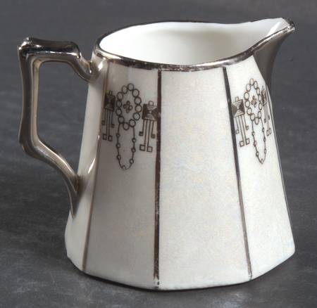 Colonial Mini Creamer