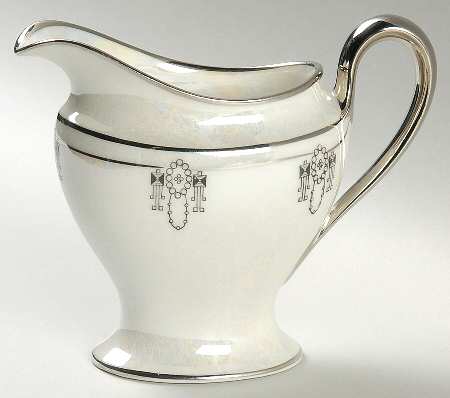 Colonial Creamer