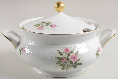 25915 Tureen &  Lid