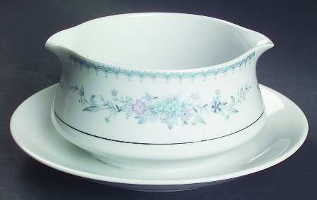 Harmony Gravy Boat with Attached Underplate