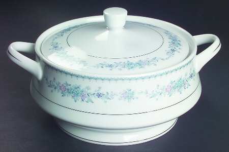 Harmony Round Covered Vegetable