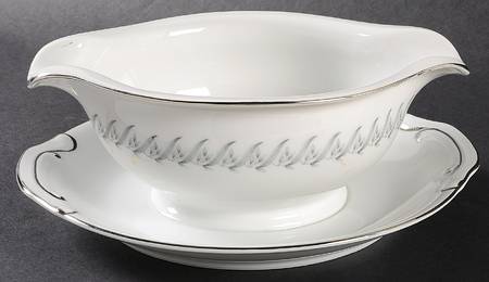 2454 Gravy Boat with Attached Underplate