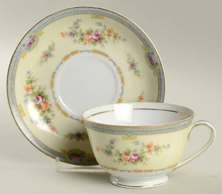 SON39 Footed Cup & Saucer Set