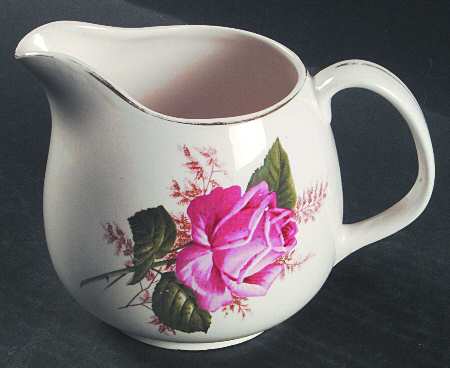 Alicia 24 Oz Pitcher