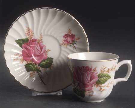 Alicia Flat Cup & Saucer Set