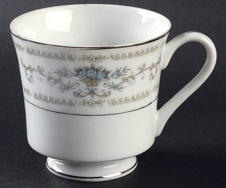 Diane Footed Cup