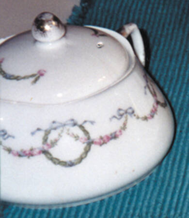 3328 Sugar Bowl & Lid