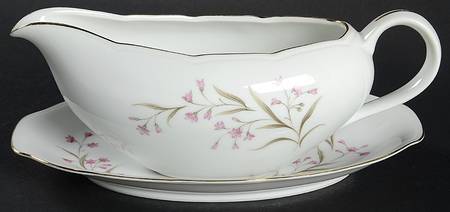 Carolina Gravy Boat & Underplate/Relish