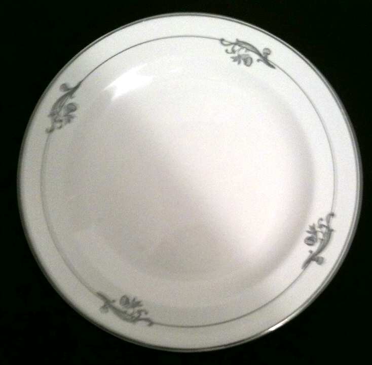 SLM227 Luncheon Plate by Salem