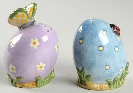 Easter Figural Salt and Pepper