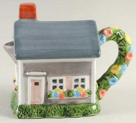 Nantucket Sculpted Creamer