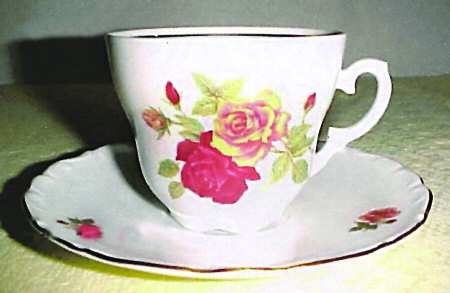 SCH407 Footed Cup & Saucer Set