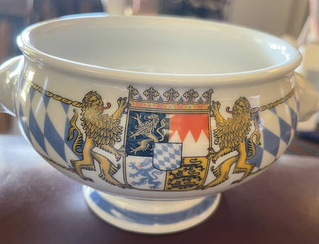 Bayern Footed Lion's Head Soup Bowl