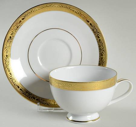 Etched in Gold Footed Cup & Saucer Set