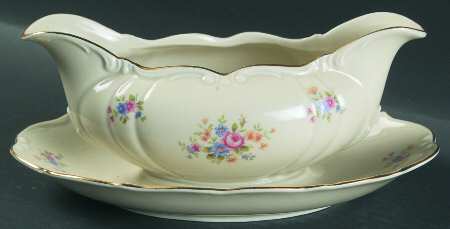 SXO4 Gravy Boat with Attached Underplate