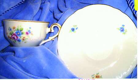 SXO4 Flat Cup & Saucer Set
