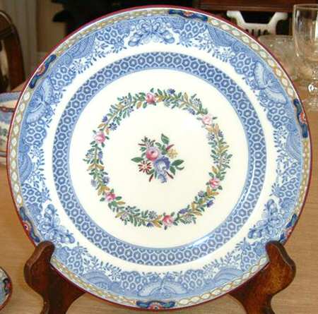 R6889 by Spode