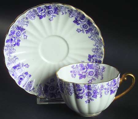 Dainty Mauve Daisey by Shelley