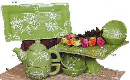 Anjolie Green 11" Diameter Pedestal Cake Stand