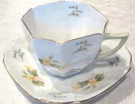 Primrose (Queen Anne Shape) by Shelley