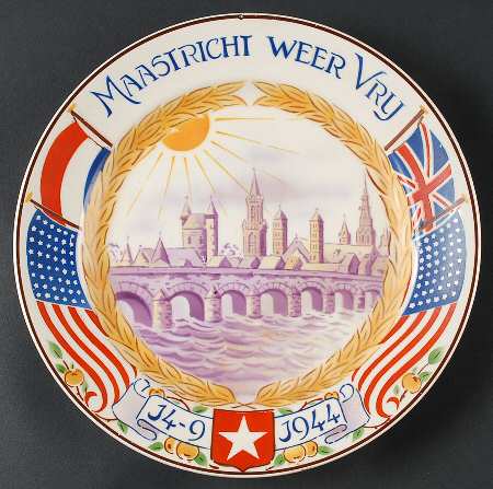 Maastricht Weer Vry by Societe Ceramique