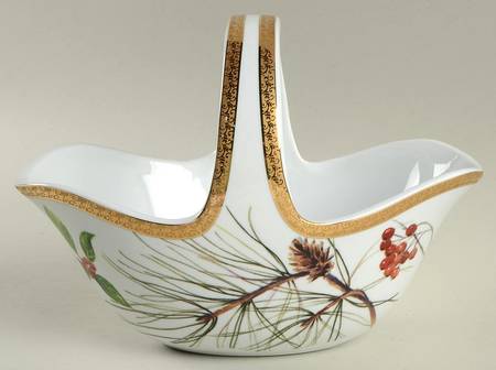 Laurel 7" Oval Handled Bowl