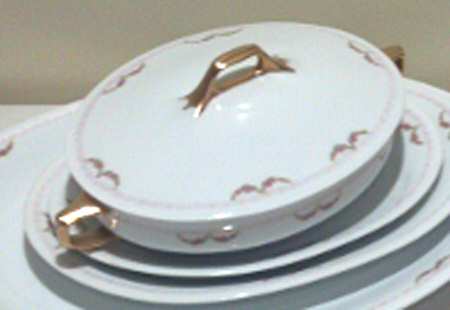 OHM195 Oval Covered Vegetable
