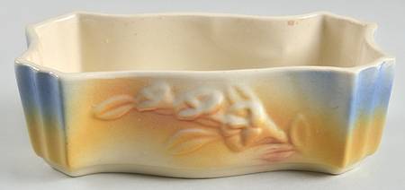 Planters Embossed Calla Lily Planter No Gold Trim