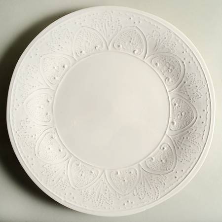 SWZ8 White 15" Chop Plate (Round Platter)