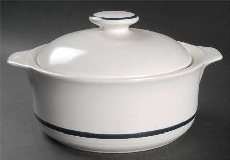 Shoreline 2 Qt Round Covered Casserole