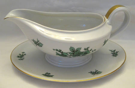 4673 Gravy Boat with Attached Underplate