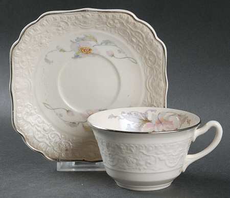 THP4 Flat Cup & Saucer Set