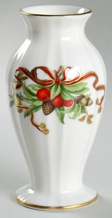 Tiffany Holiday (White Background, Japan) 7" Vase