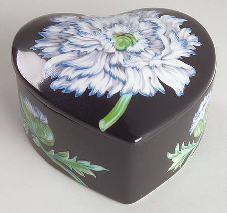 Mrs Delany's Flowers Heart Shape Box & Lid