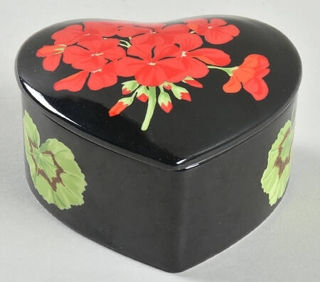 Mrs Delany's Flowers Heart Shape Box & Lid