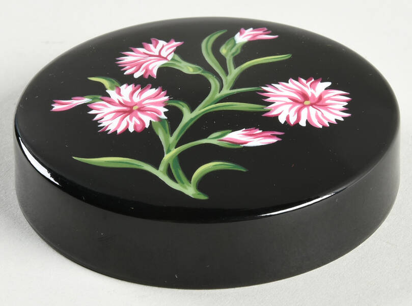 Mrs Delany's Flowers Lid for Round Box