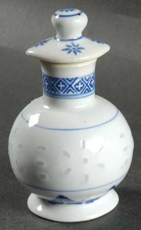 Rice Flower Porcelain Cruet with Lid