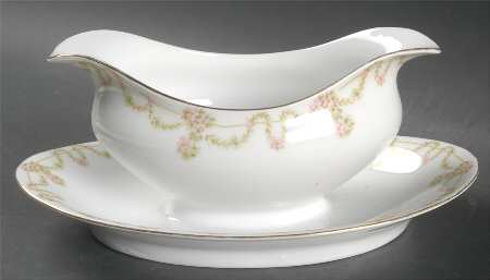 Arbutus Gravy Boat & Underplate