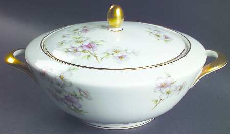 Dogwood Round Covered Vegetable