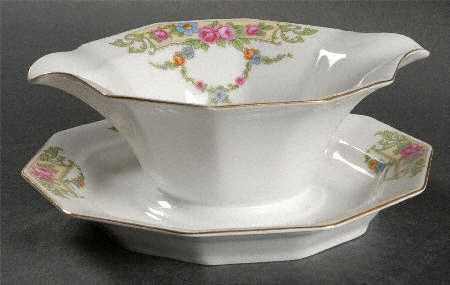 Fairmont Gravy Boat with Attached Underplate by Tirschenreuth