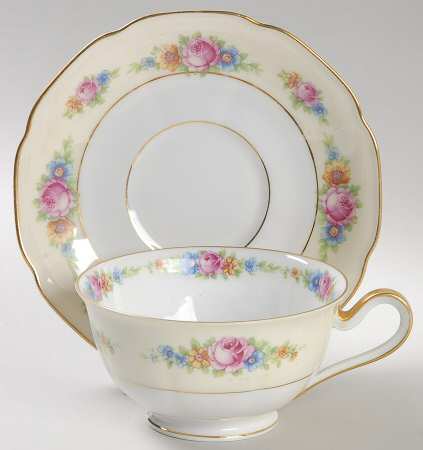 The Hampton Footed Cup & Saucer Set