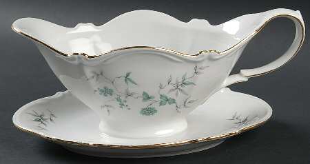 Jana Gravy Boat with Attached Underplate