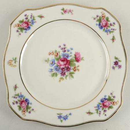Queen's Rose Smooth #4416 Square Luncheon Plate