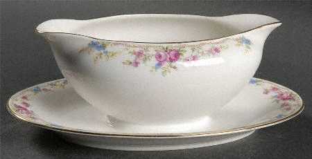 Richmond Gravy Boat with Attached Underplate by Tirschenreuth