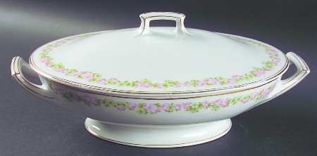 Rosedale Oval Covered Vegetable