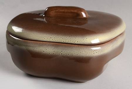 Frosty Fudge 2 Qt Round Covered Casserole