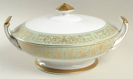 Coronation Green Round Covered Vegetable