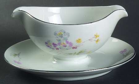 Lelila Gravy Boat with Attached Underplate by Toscport