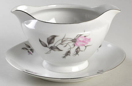 Rosalie Gravy Boat with Attached Underplate by Toscport